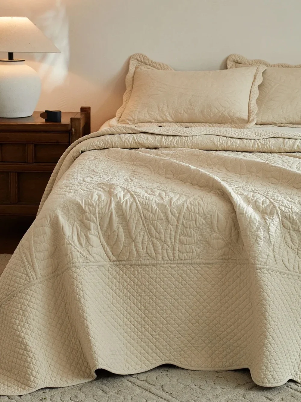 Classic Quilted king/cal king 3 pieceBedspread Set in Cream with Scalloped Shams